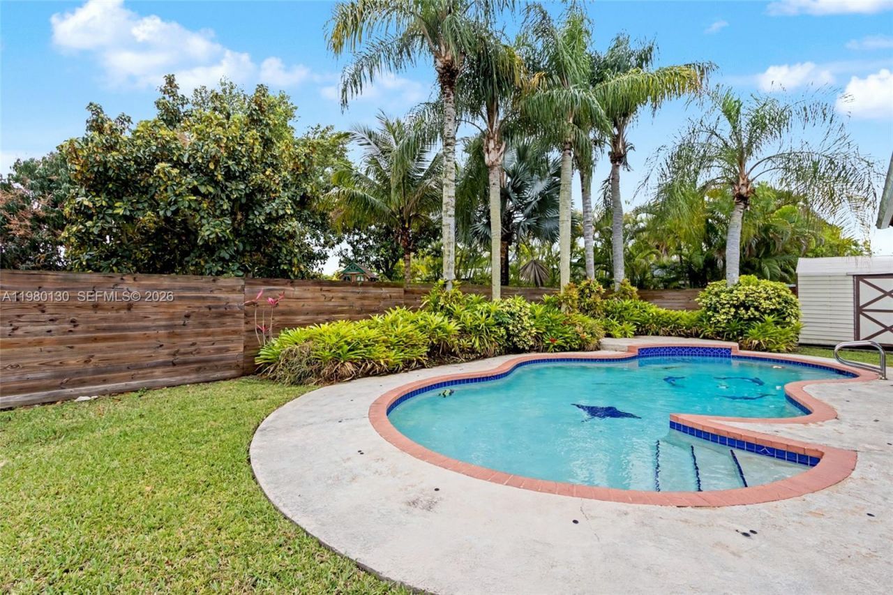 10555 SW 124th Rd, Miami, FL 33186 Photo