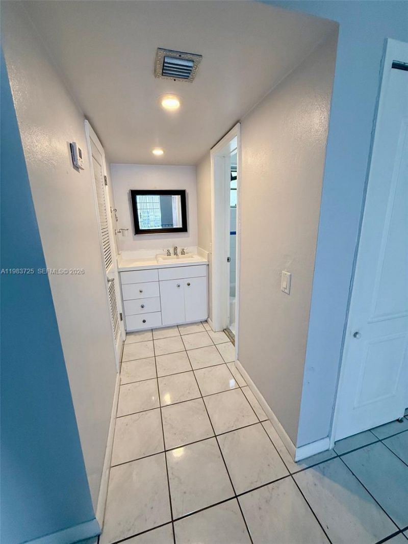 335 Navarre Ave , Unit 7, Coral Gables, FL 33134 Photo