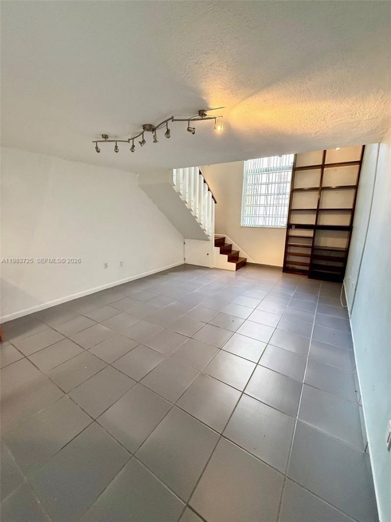 335 Navarre Ave , Unit 7, Coral Gables, FL 33134 Photo