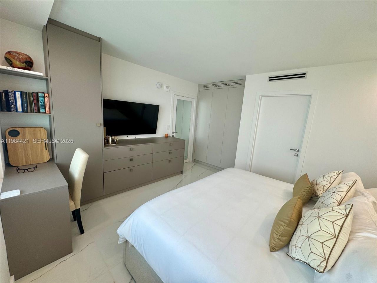 9801 Collins Ave , Unit 20E, Bal Harbour, FL 33154 Photo