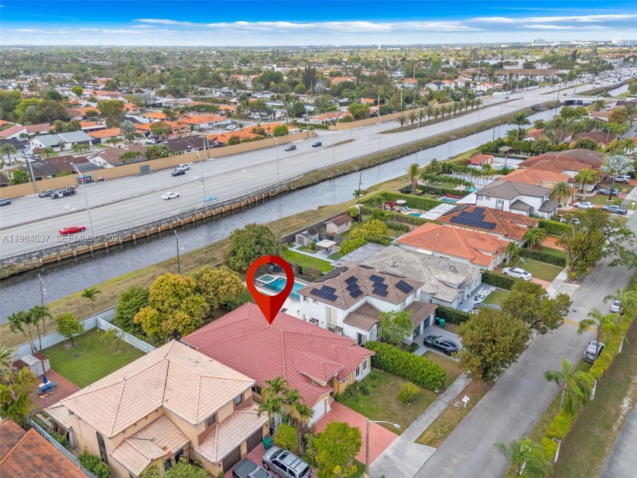 9224 Grand Canal Dr, Miami, FL 33174 Photo