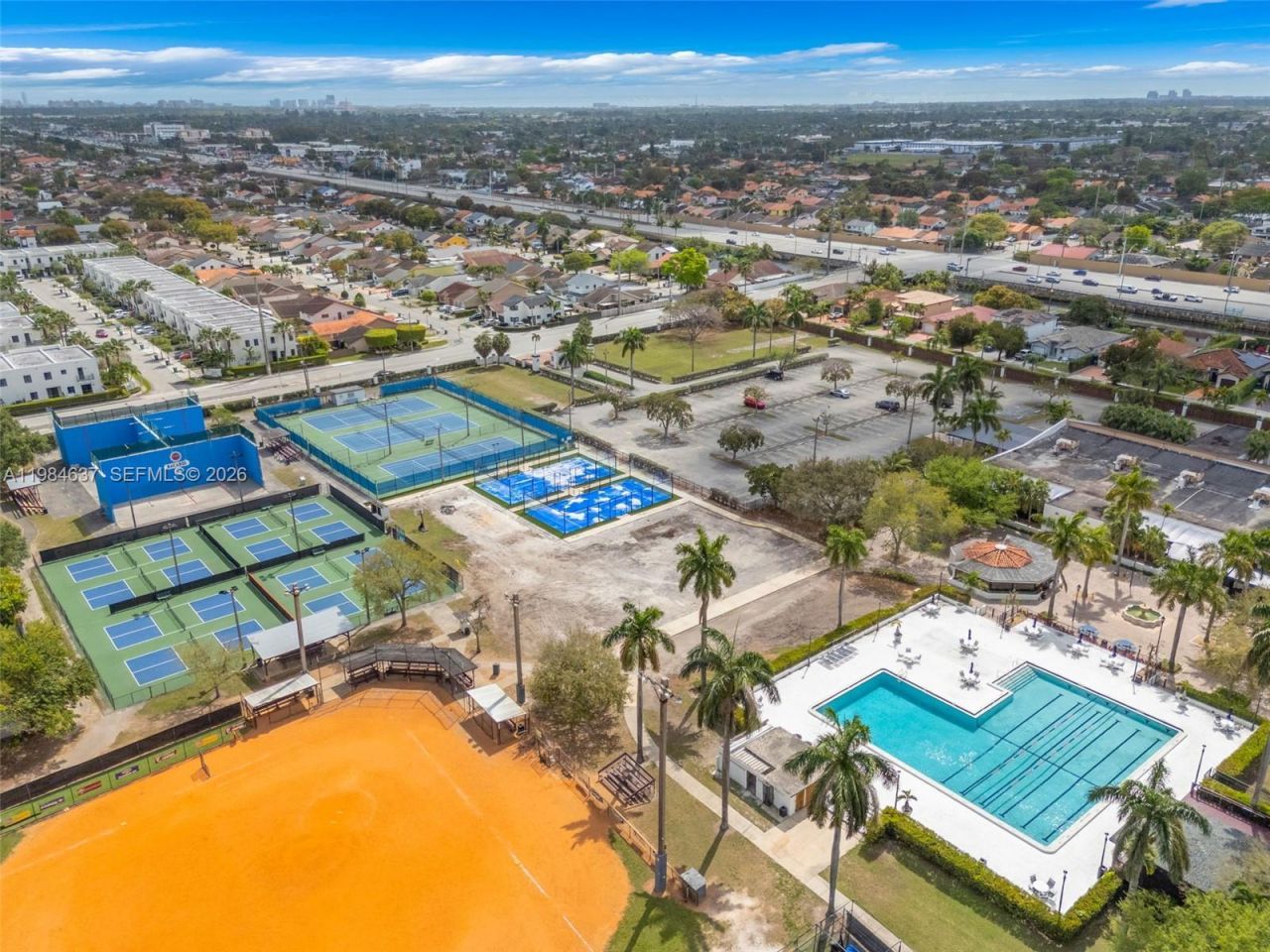 9224 Grand Canal Dr, Miami, FL 33174 Photo