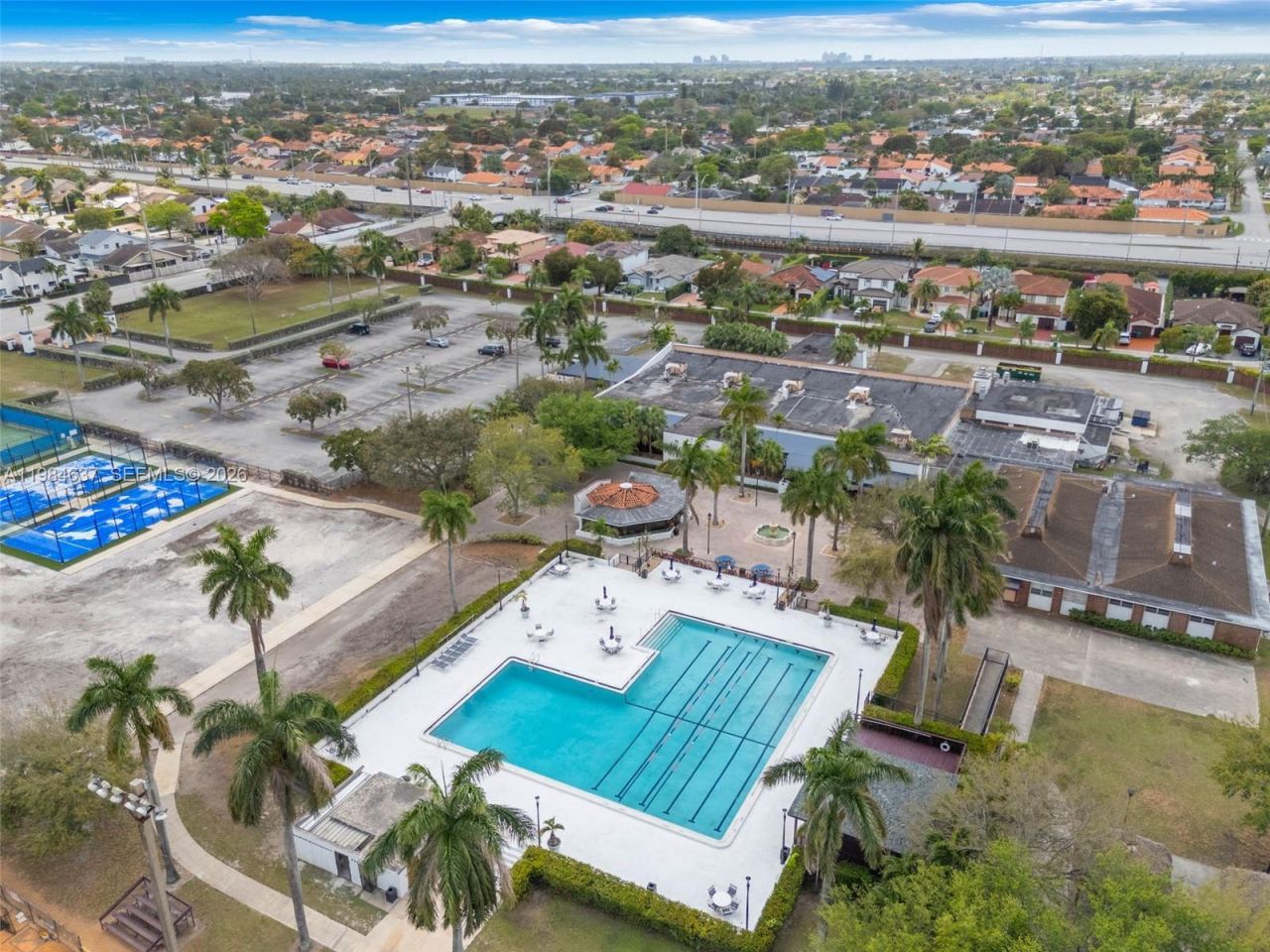 9224 Grand Canal Dr, Miami, FL 33174 Photo