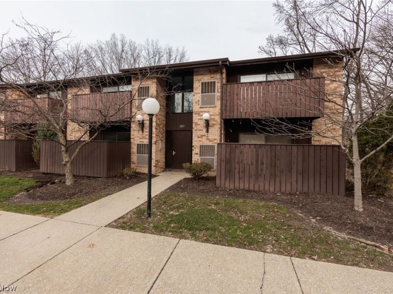 3265 Mayfield Road, Unit 29, Cleveland Heights, OH 44118 Photo 1