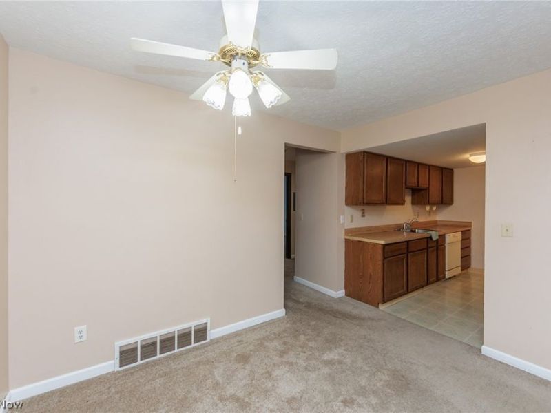 3265 Mayfield Road, Unit 29, Cleveland Heights, OH 44118 Photo 11