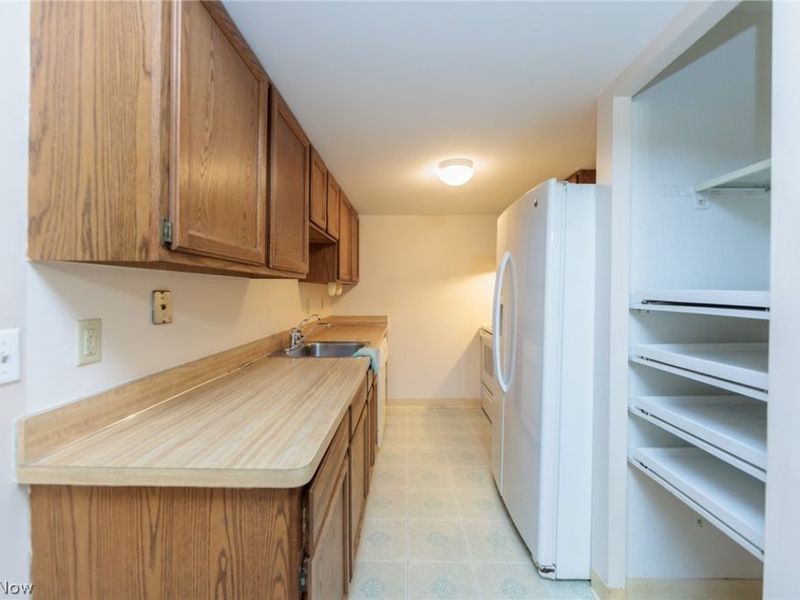 3265 Mayfield Road, Unit 29, Cleveland Heights, OH 44118 Photo 13