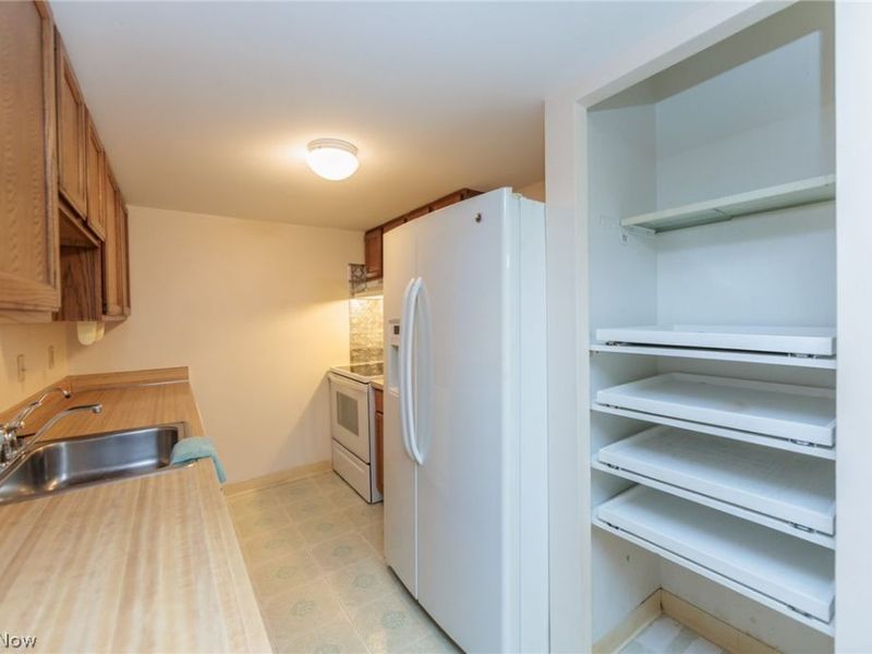 3265 Mayfield Road, Unit 29, Cleveland Heights, OH 44118 Photo 15