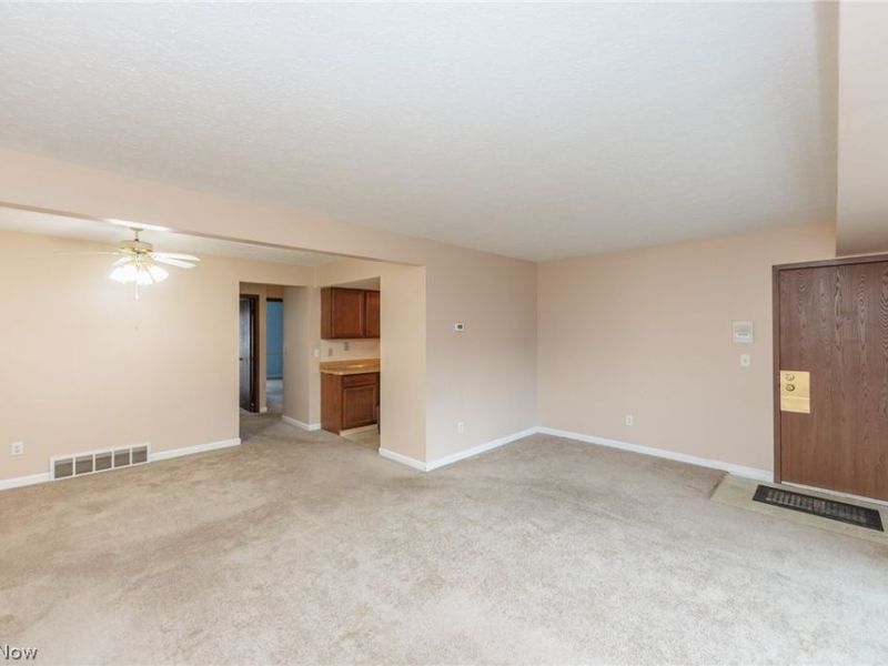 3265 Mayfield Road, Unit 29, Cleveland Heights, OH 44118 Photo 5