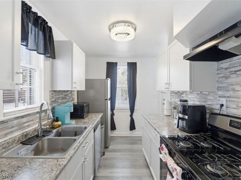 5246 Philip Avenue, Maple Heights, OH 44137 Photo 3