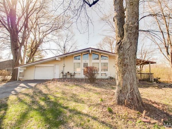 800 W Warren Street, Bunker Hill, IL 62014