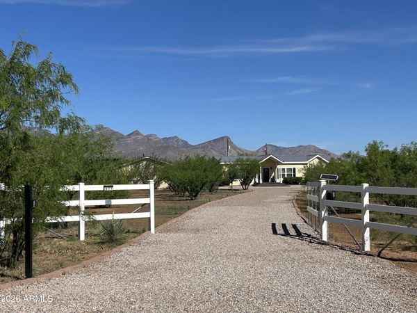 277 E Allen Lane, Huachuca City, AZ 85616