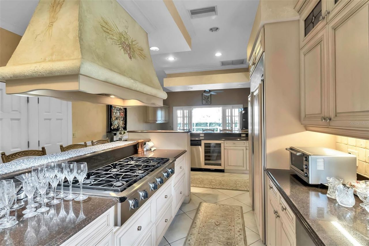 4079 Las Palmas Way, Sarasota, FL 34238 Photo