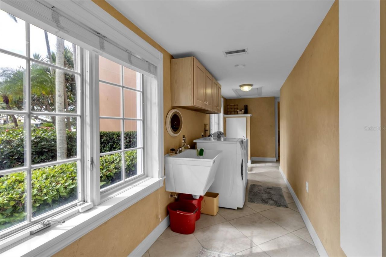 4079 Las Palmas Way, Sarasota, FL 34238 Photo