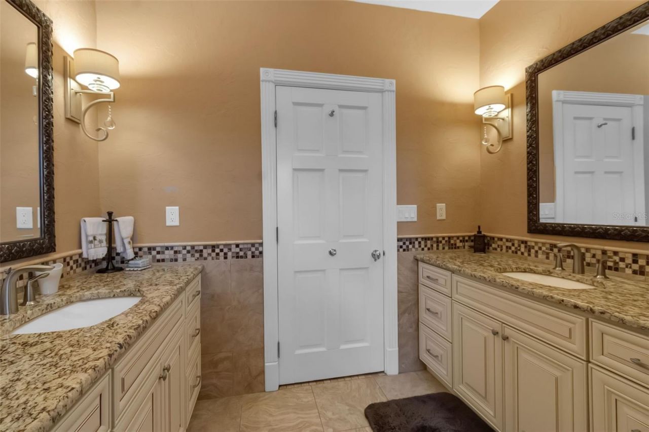 4079 Las Palmas Way, Sarasota, FL 34238 Photo