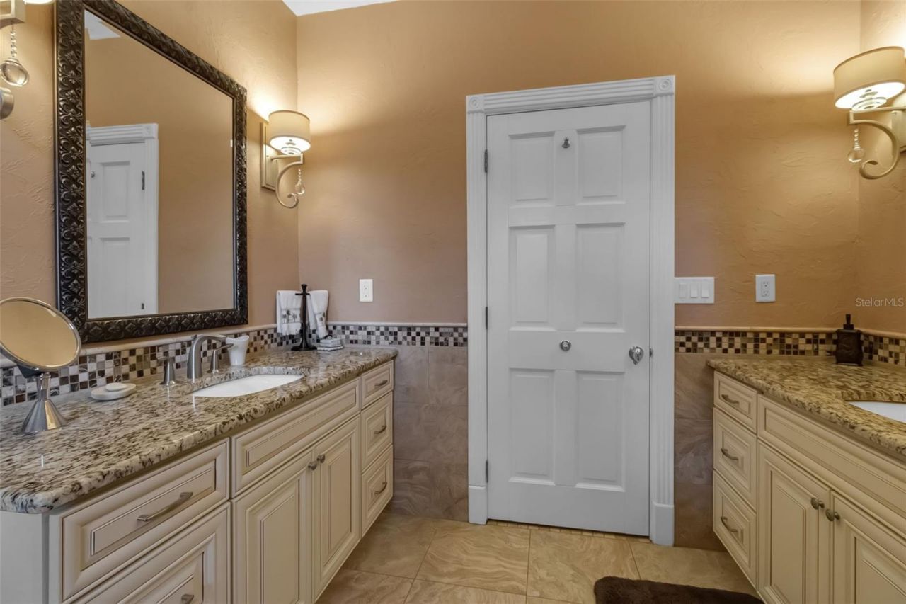 4079 Las Palmas Way, Sarasota, FL 34238 Photo