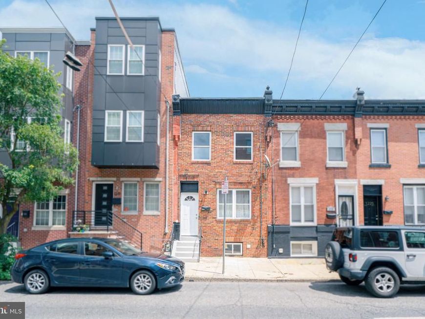1221 S 24th Street, Philadelphia, PA 19146 Main Photo