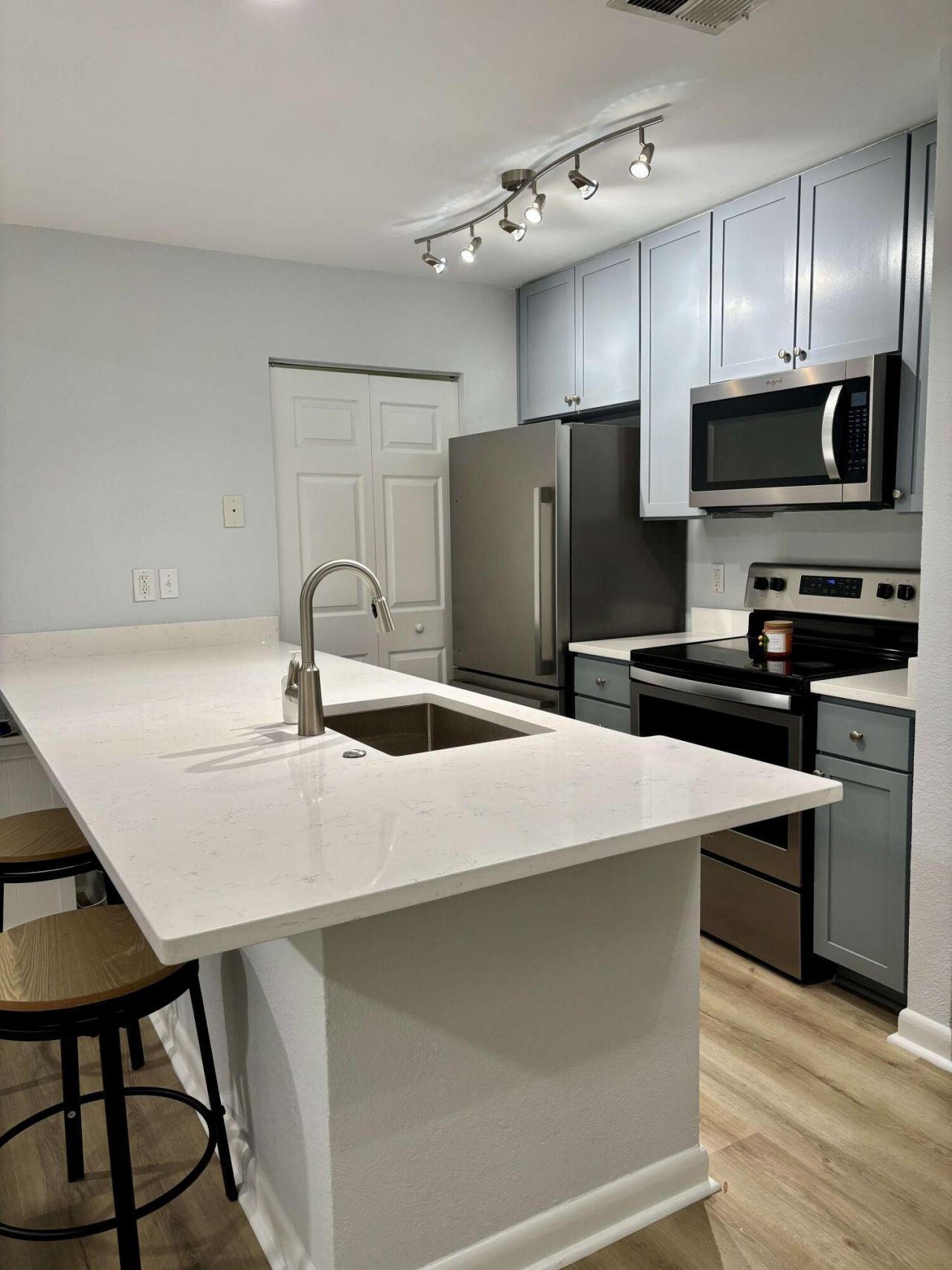 271 Alexandra Drive Photo 21