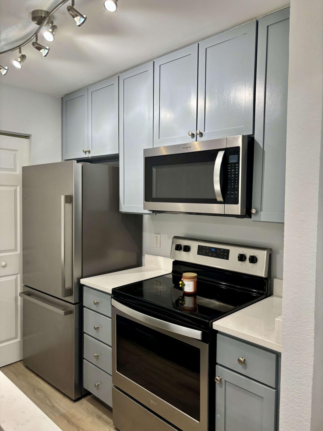 271 Alexandra Drive Photo 25