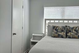 271 Alexandra Drive photo 4