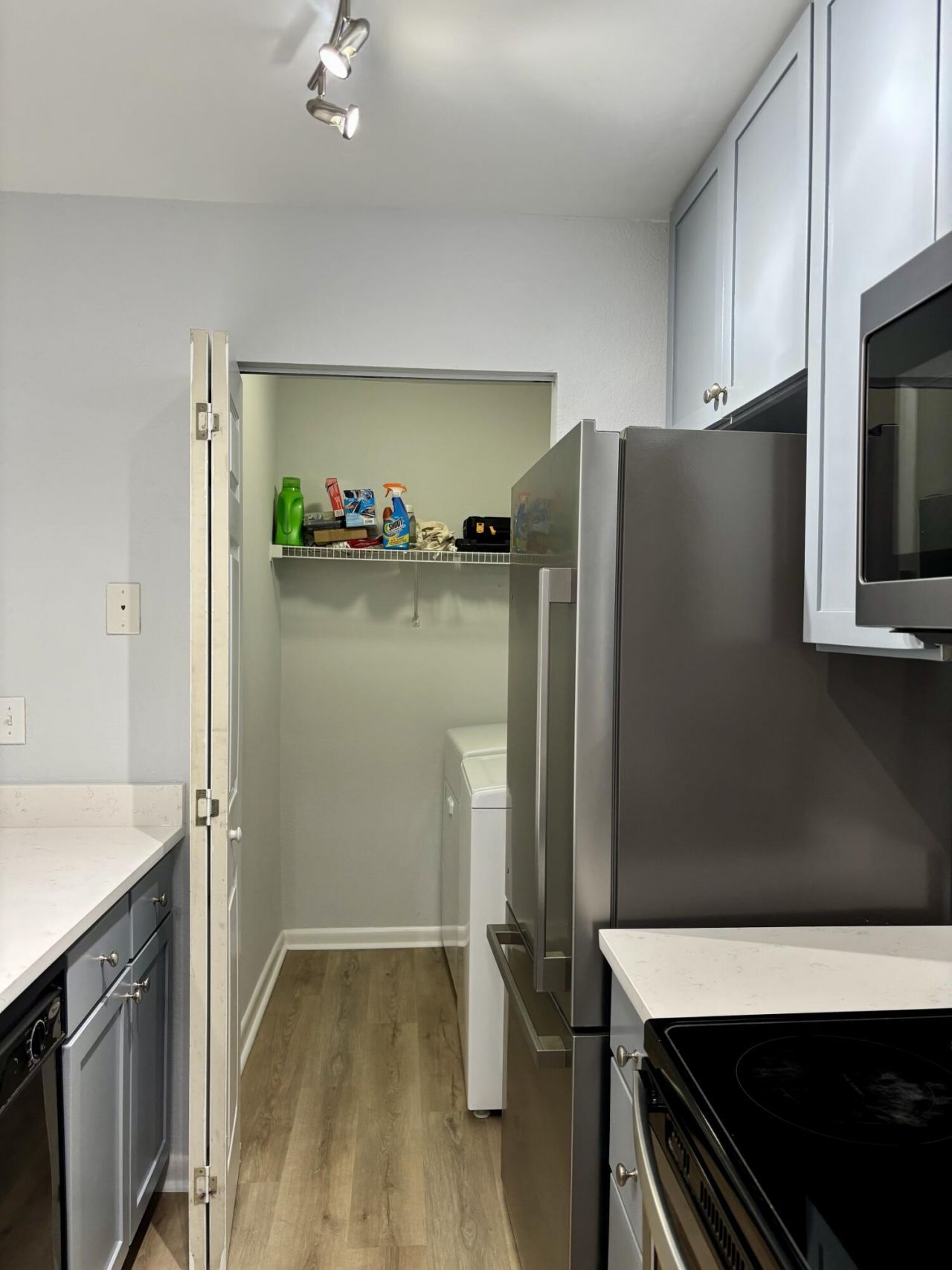 271 Alexandra Drive Photo 35