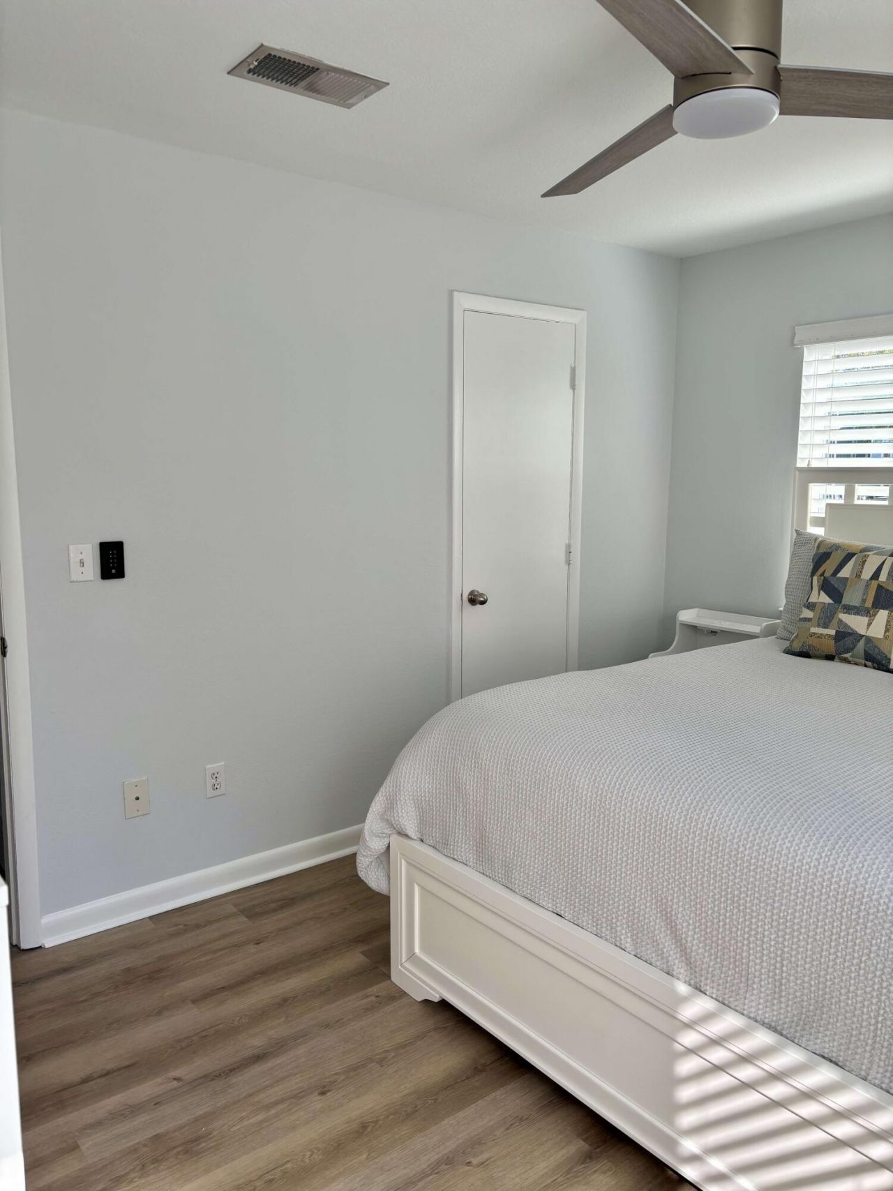 271 Alexandra Drive Photo 5