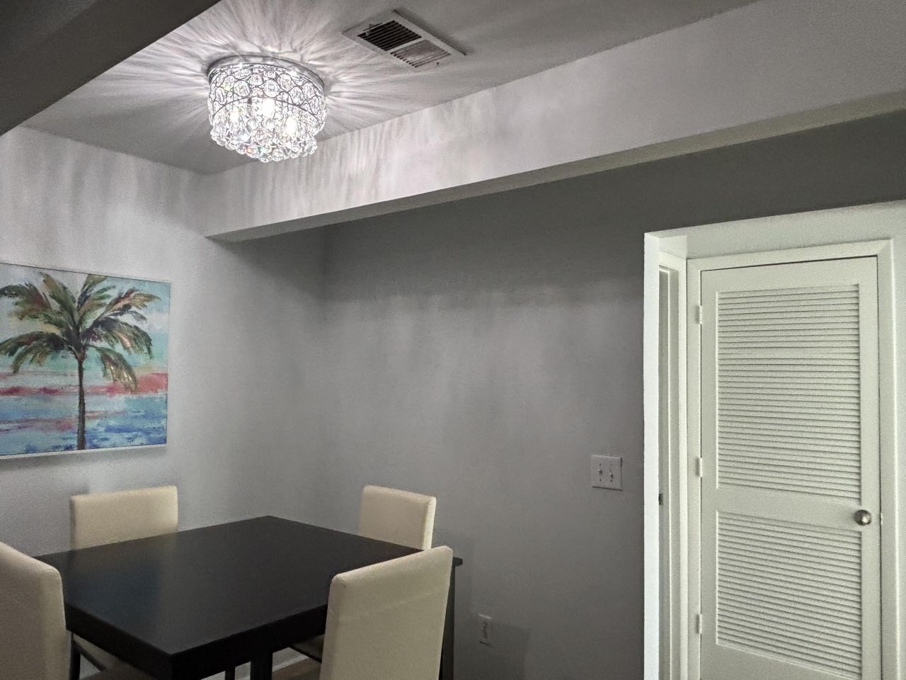 271 Alexandra Drive Photo 6