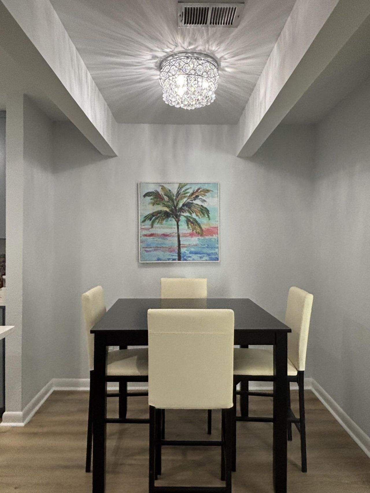 271 Alexandra Drive Photo 7