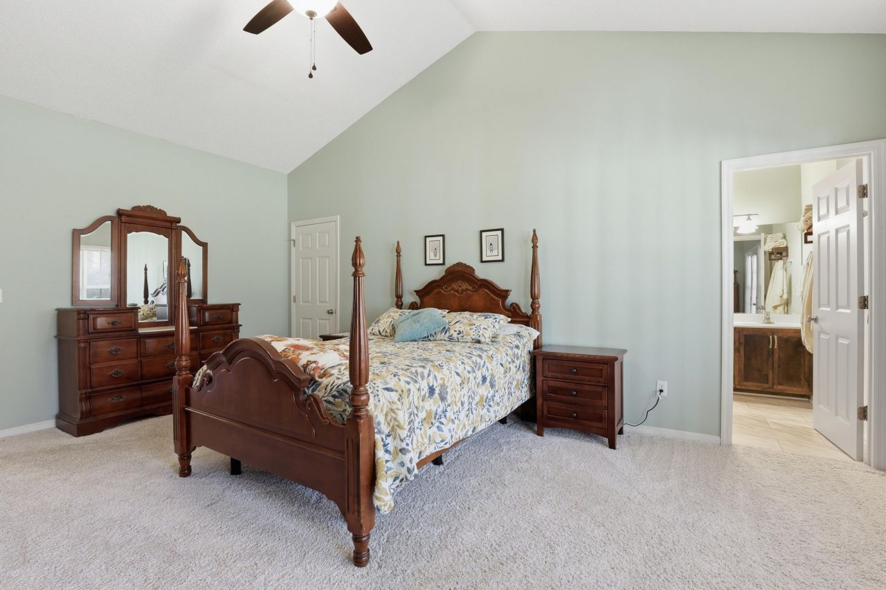 29 Royal Pines Boulevard Photo 18