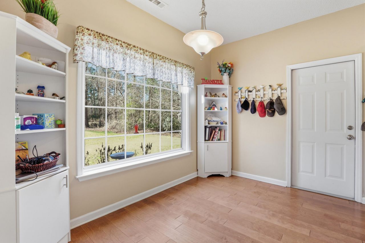 29 Royal Pines Boulevard Photo 6