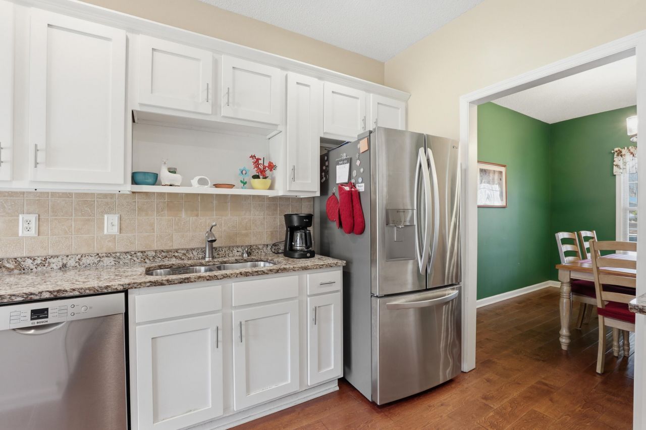 29 Royal Pines Boulevard Photo 8