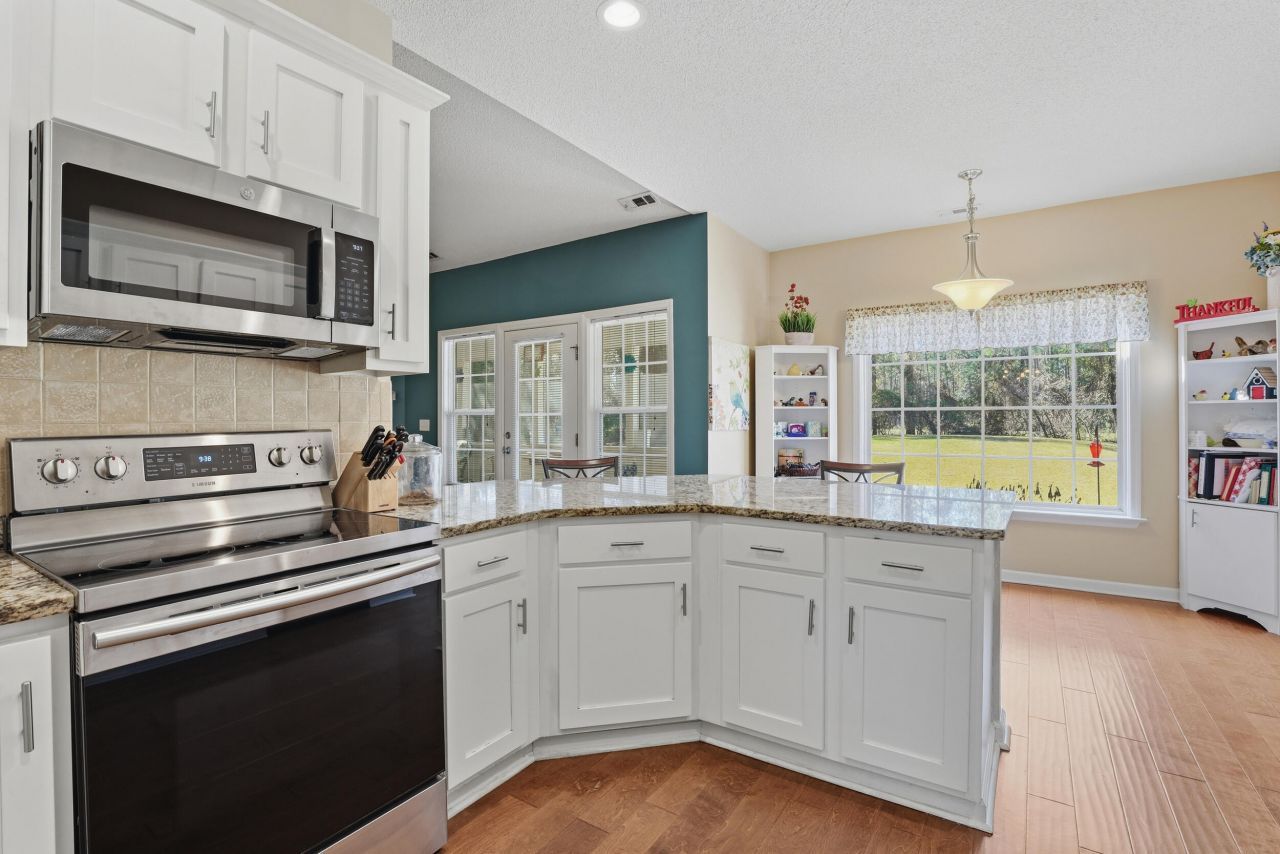 29 Royal Pines Boulevard Photo 9