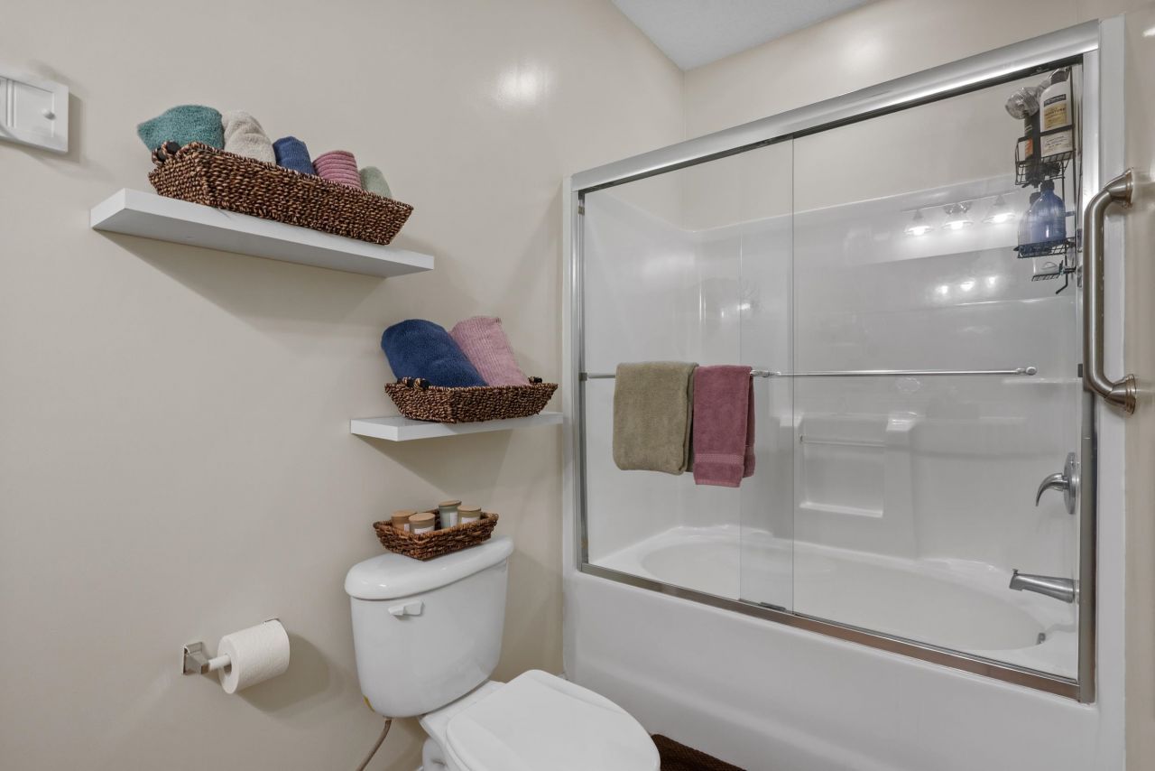 5786 Longwood Dr. Photo 23