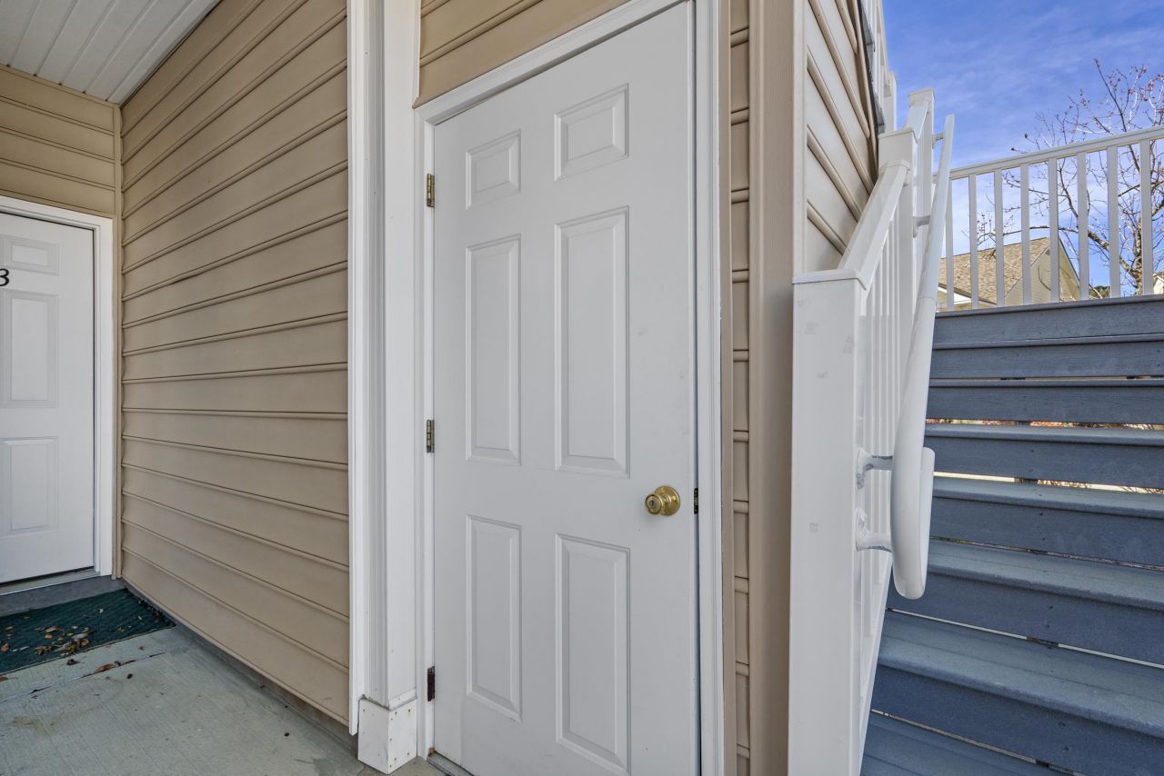 5786 Longwood Dr. Photo 29