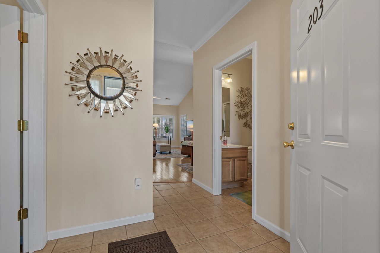 5786 Longwood Dr. Photo 7