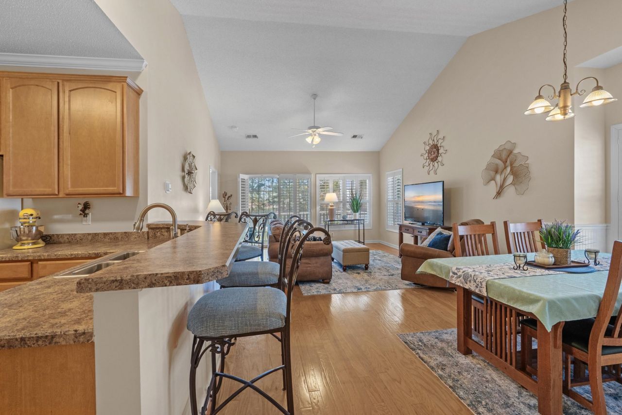 5786 Longwood Dr. Photo 9