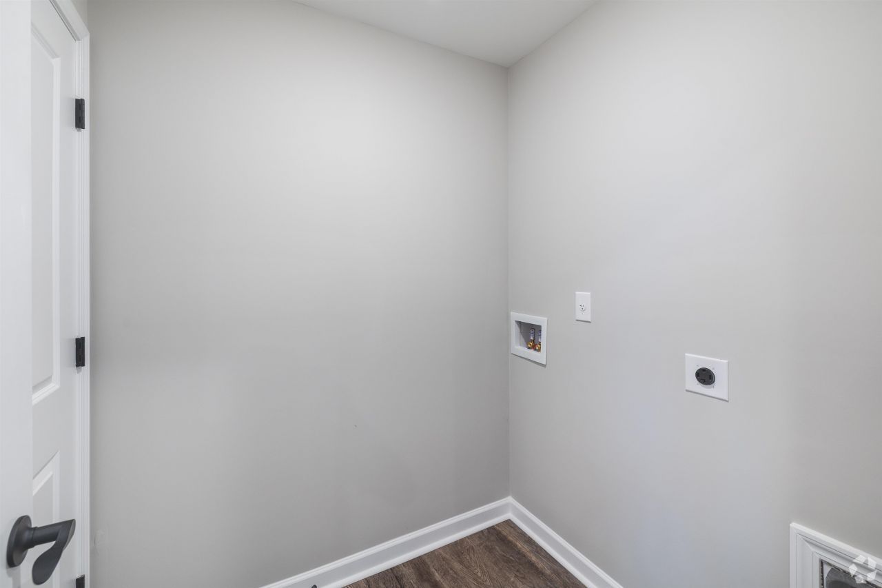 612 High River Dr.  Photo 9