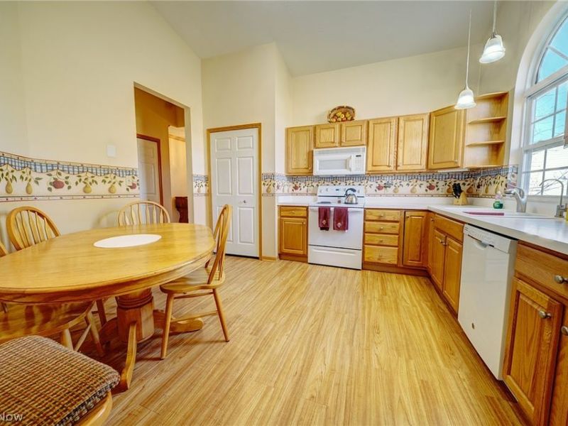 5685 Jason Oval, Medina, OH 44256 Photo 8