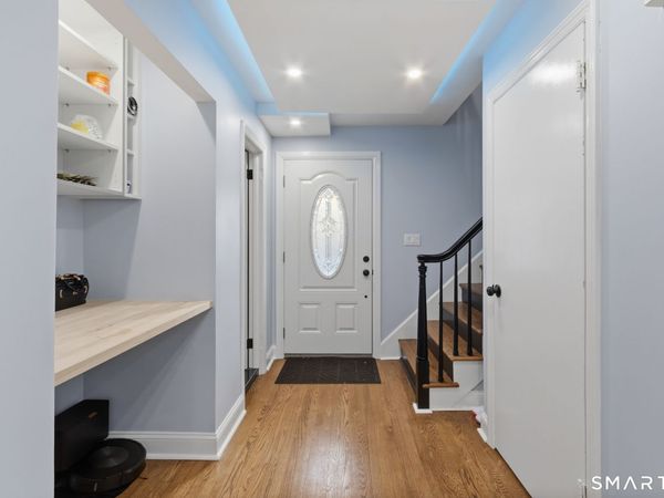 589 Racebrook , Orange, CT 06477