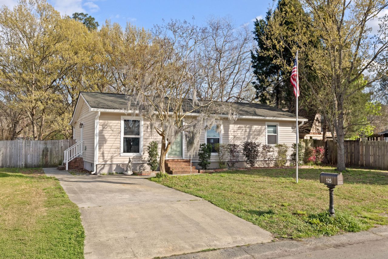 125 Red Cedar Drive Photo 1