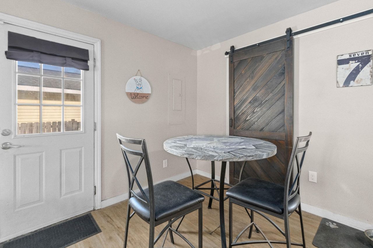 125 Red Cedar Drive Photo 10