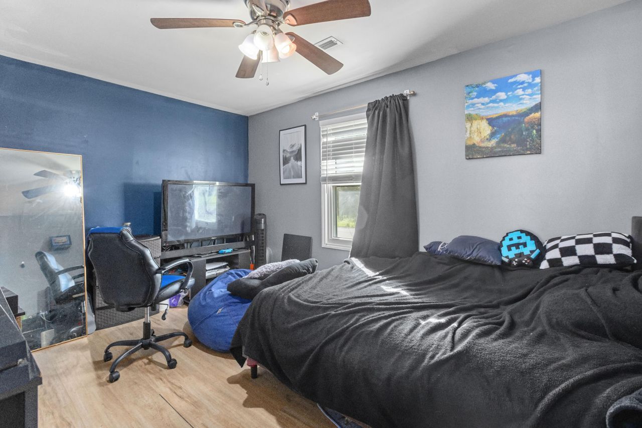 125 Red Cedar Drive Photo 15