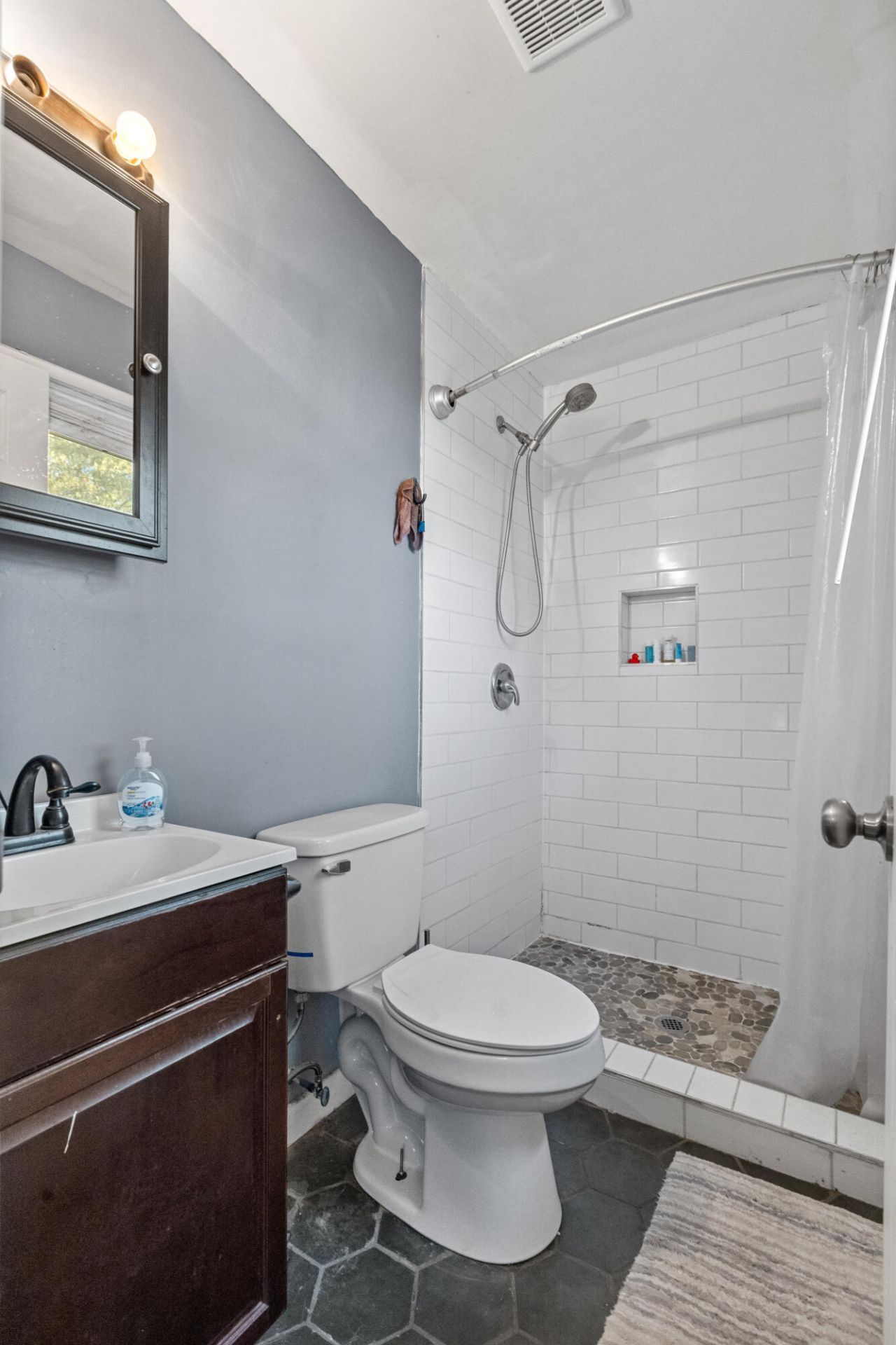 125 Red Cedar Drive Photo 19