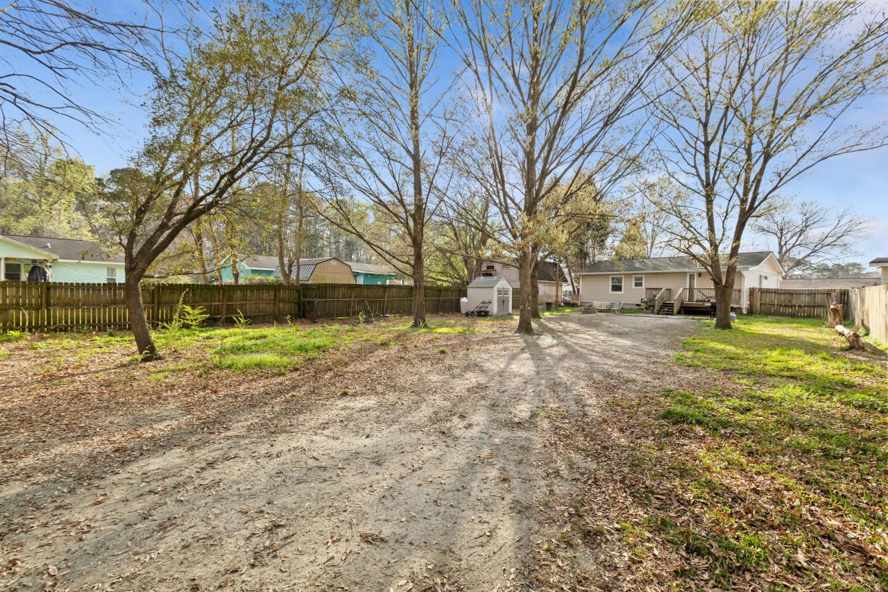 125 Red Cedar Drive Photo 32