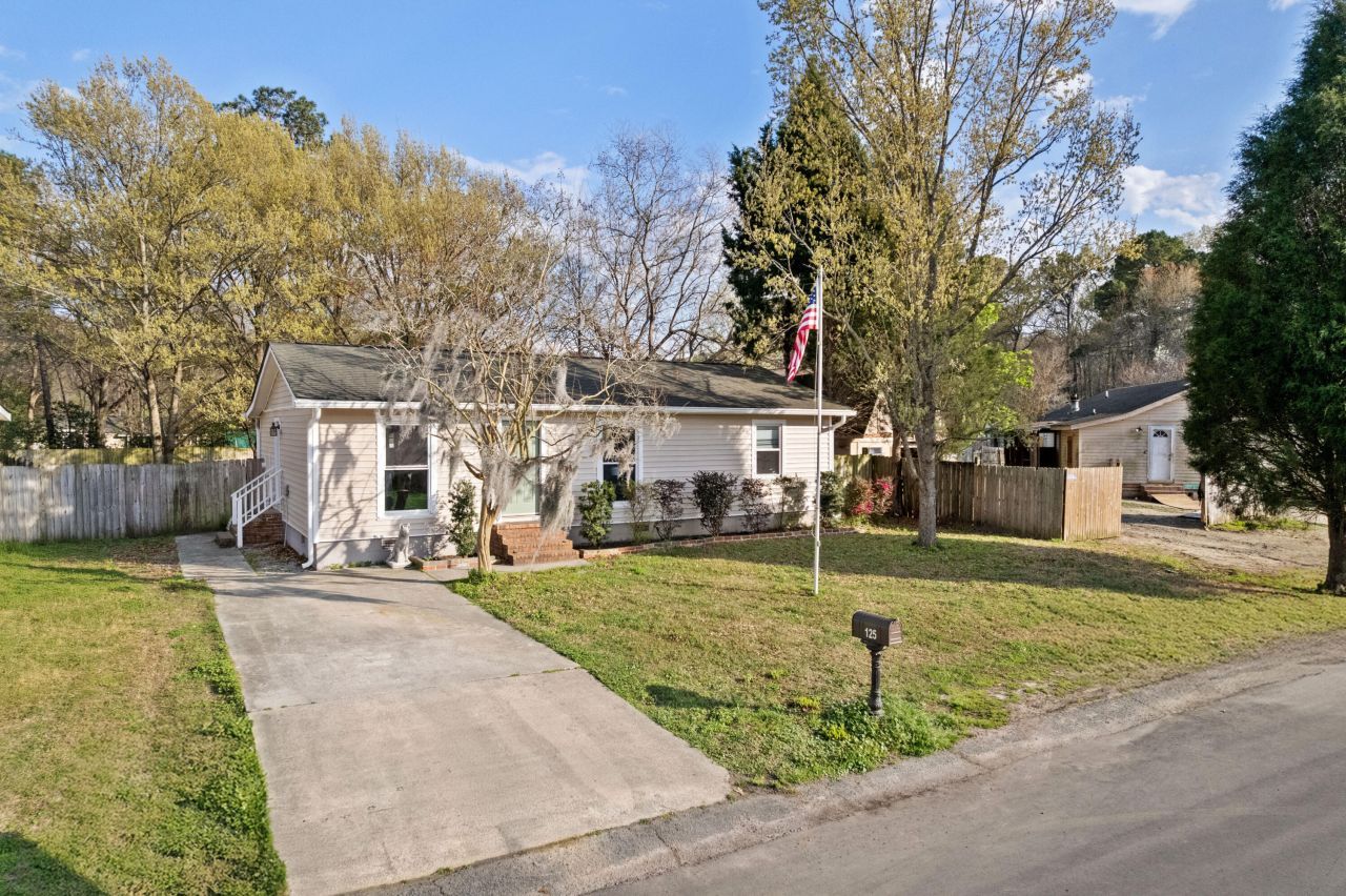 125 Red Cedar Drive Photo 4