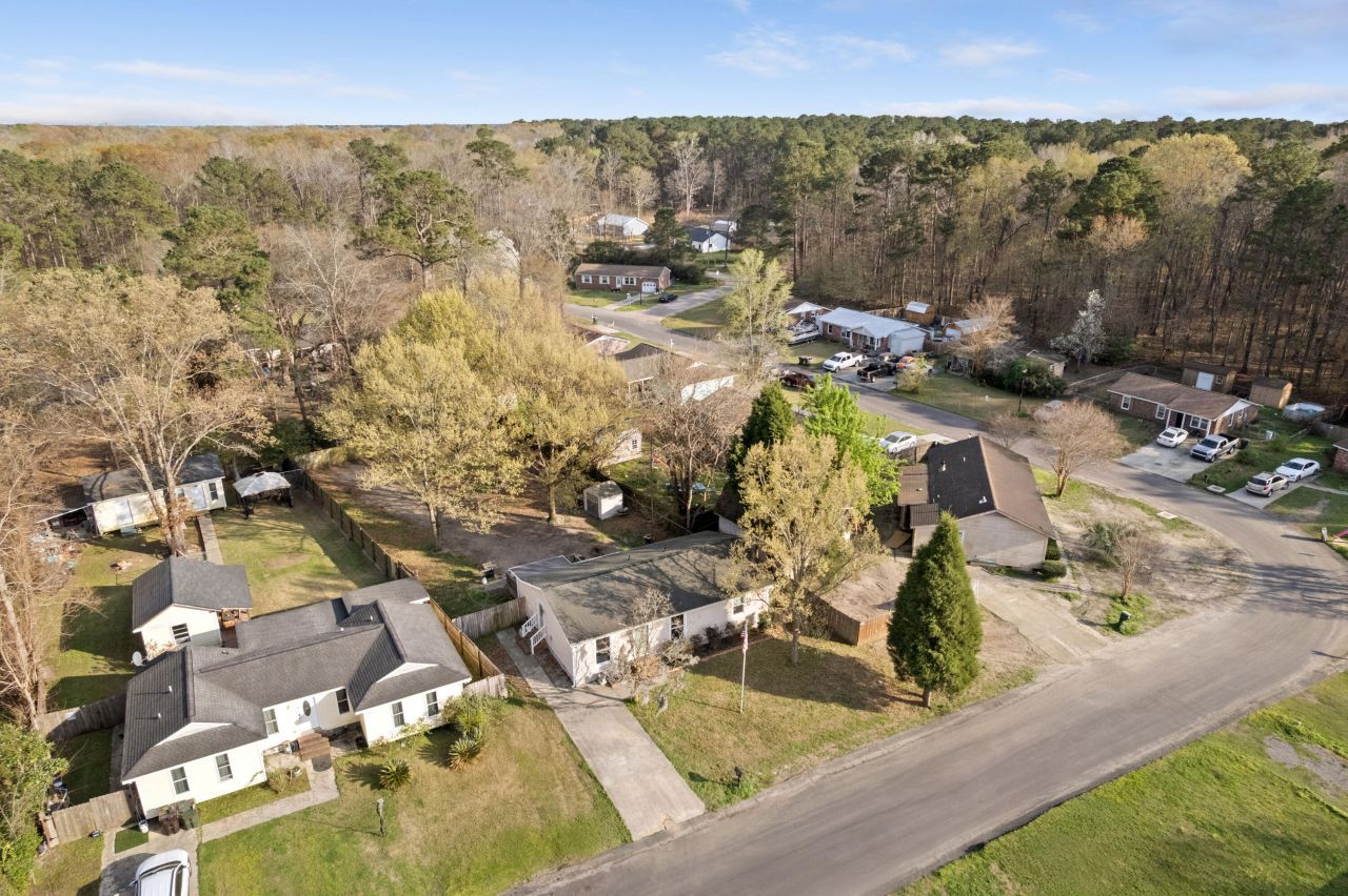 125 Red Cedar Drive Photo 5