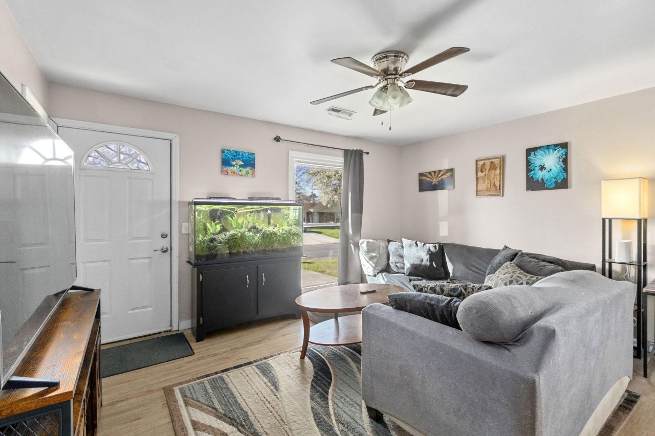 125 Red Cedar Drive Photo 8