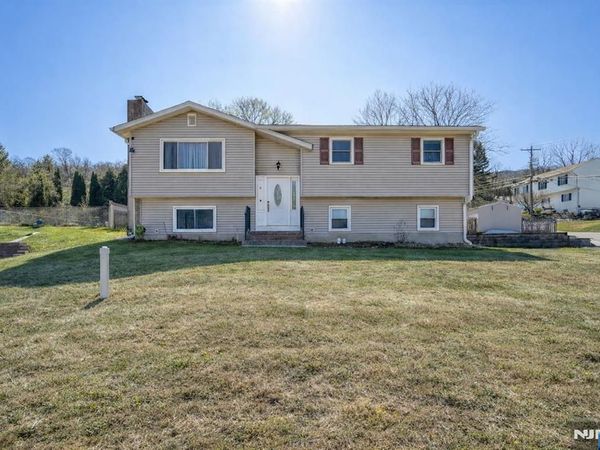 8 Nimbus Drive, VERNON, NJ 07462