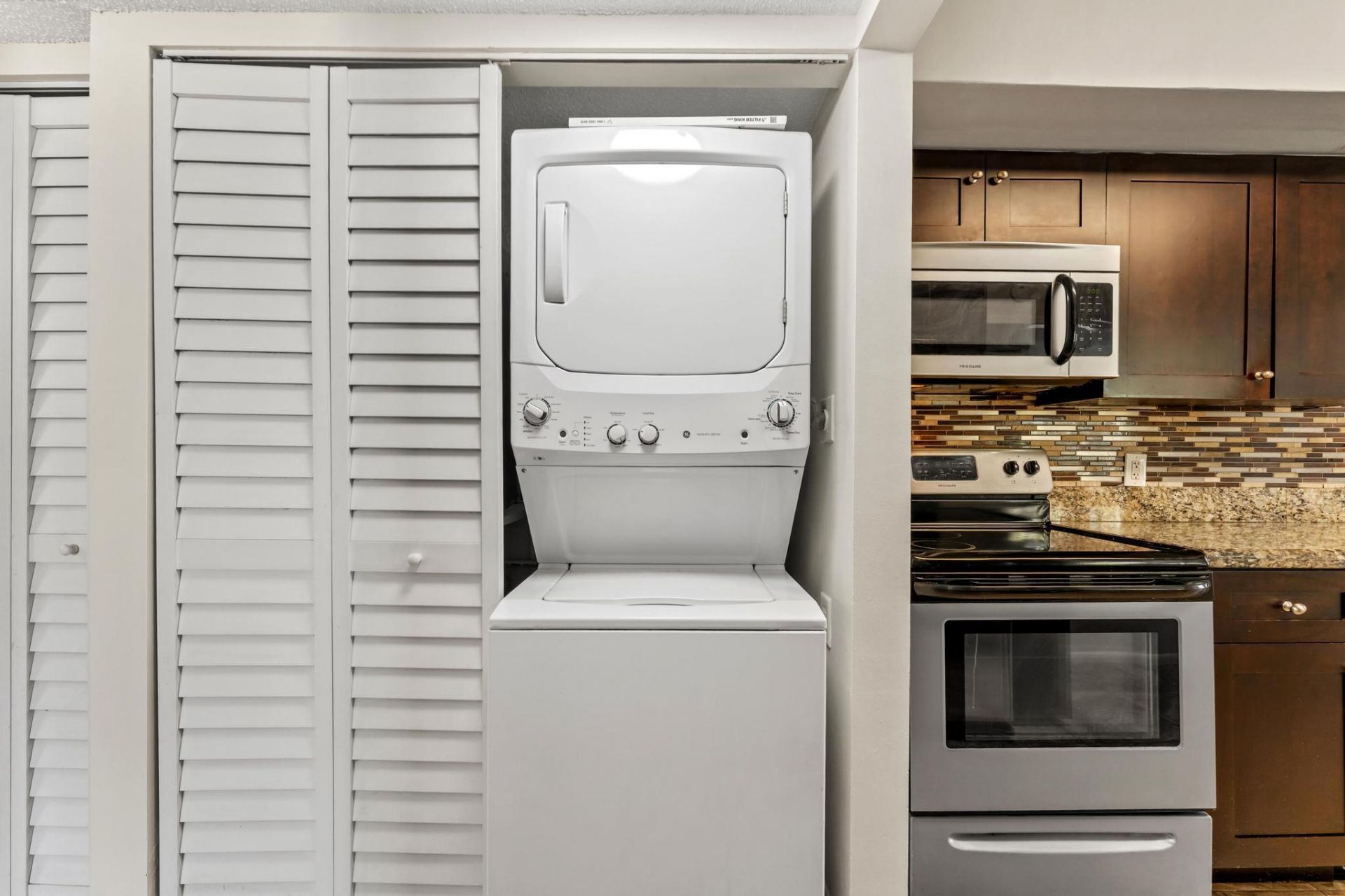 1840 Fairview Villas Drive, Unit 3, Palm Springs, FL 33406 Photo