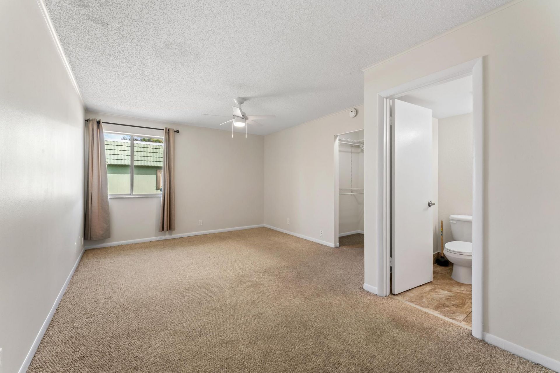 1840 Fairview Villas Drive, Unit 3, Palm Springs, FL 33406 Photo