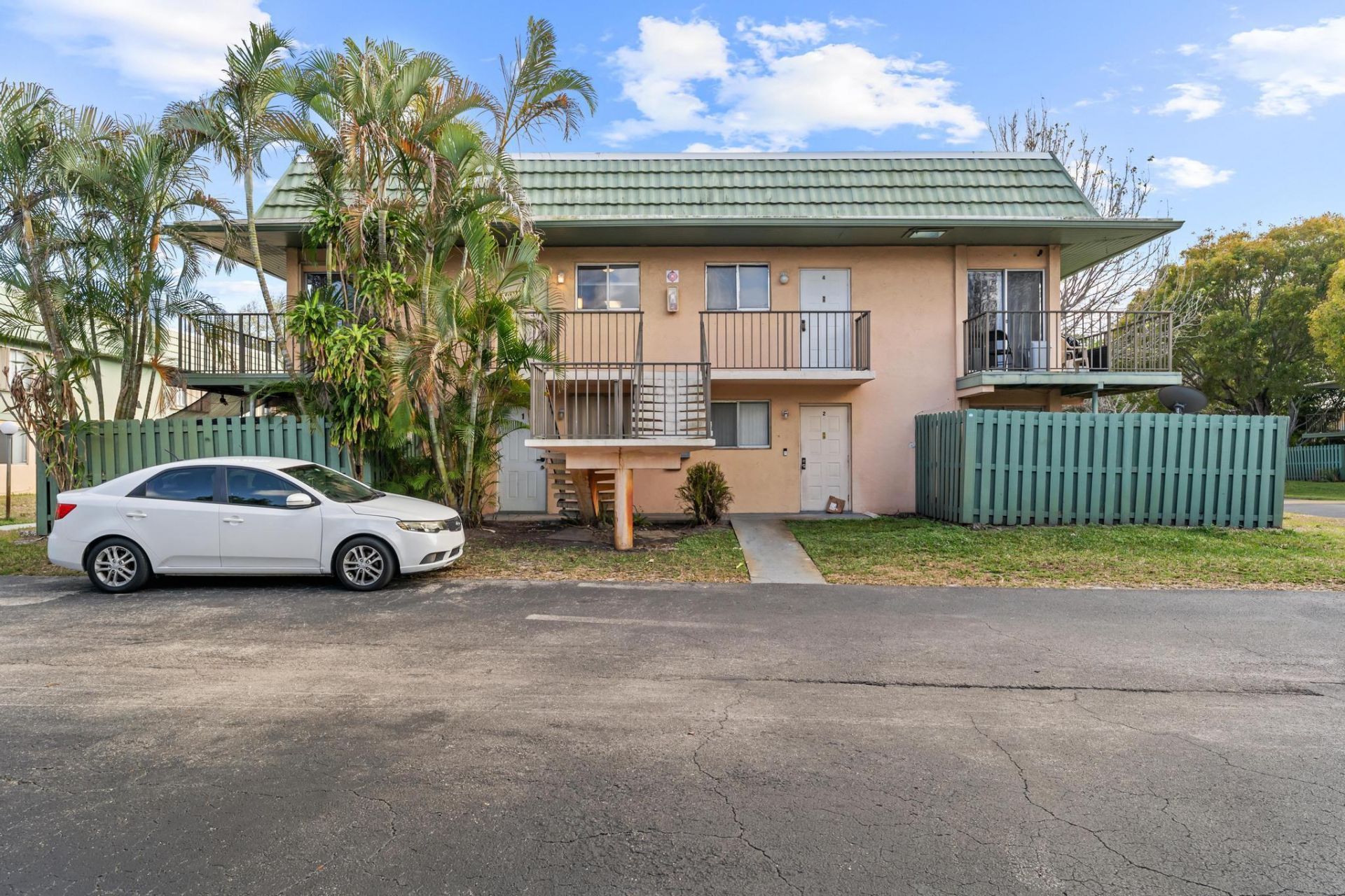 1840 Fairview Villas Drive, Unit 3, Palm Springs, FL 33406 Photo